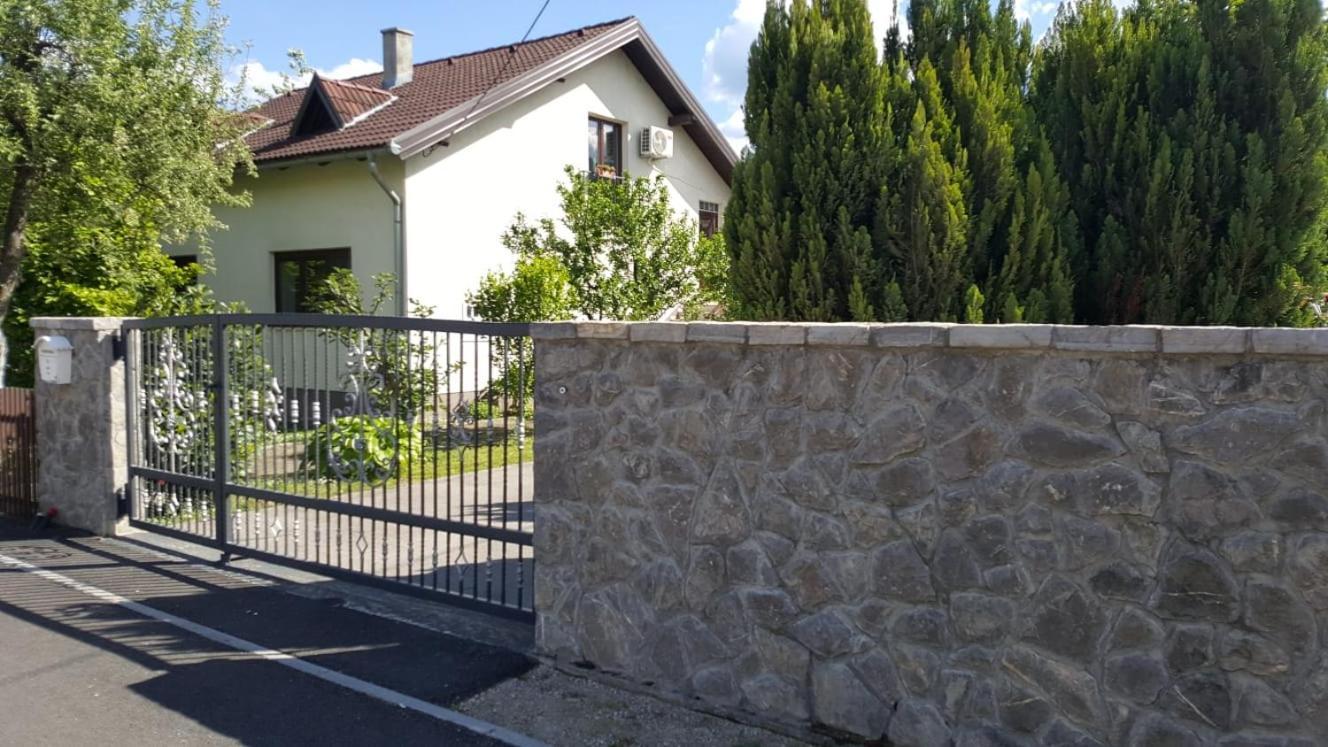 Apartman "Em" Bihać Exterior foto